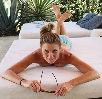 Sandrine Arcizet Sexy 35.png