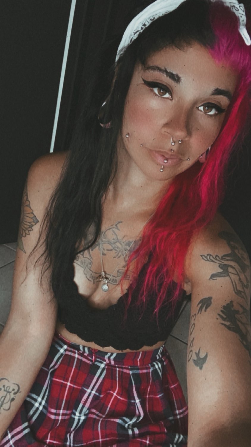 Miss_liana_fox_media_38440995.jpg