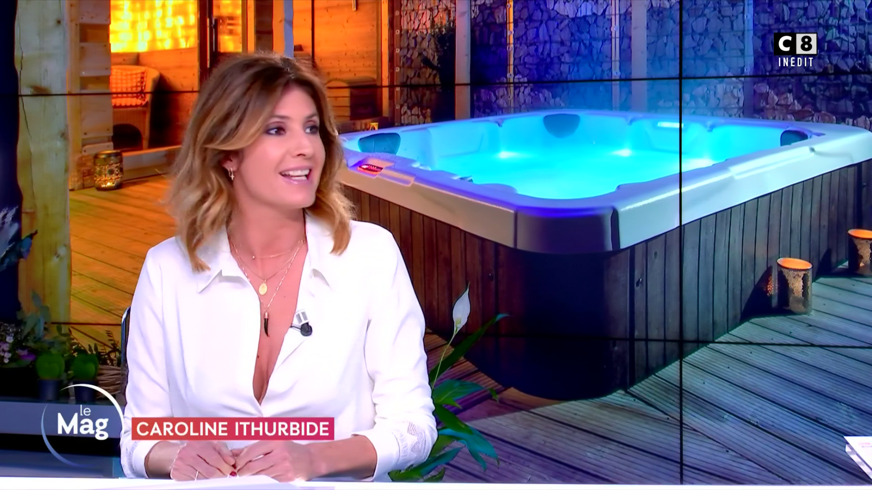 Caroline Iithurbide Sexy 26.png