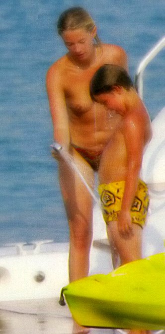 Flavie Flament Topless 30.jpg