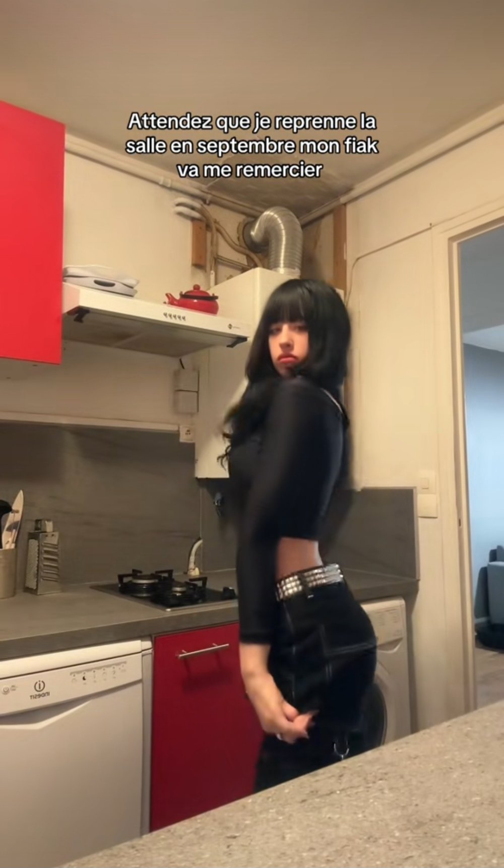 Screenshot_20251106_000121_TikTok.jpg