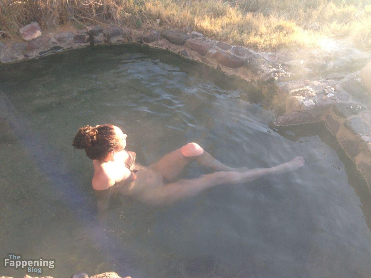 Shailene-Woodley-Nude-13-The-Fappening-Blog.jpg