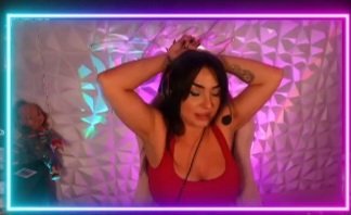 Screenshot_20251119_021450_Twitch.jpg