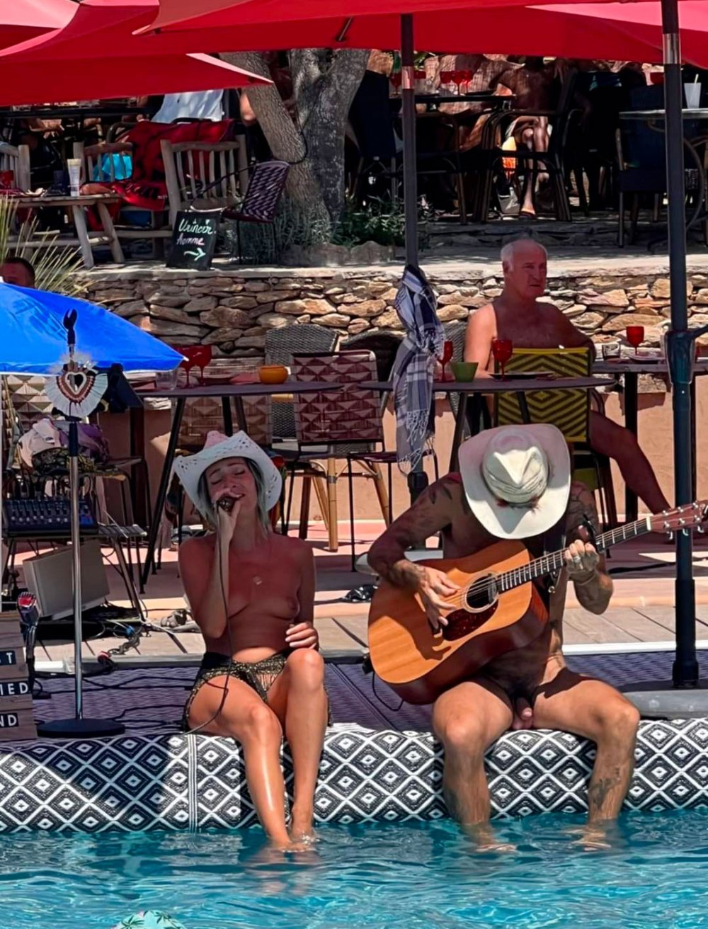 JustMarriedBand03.jpg