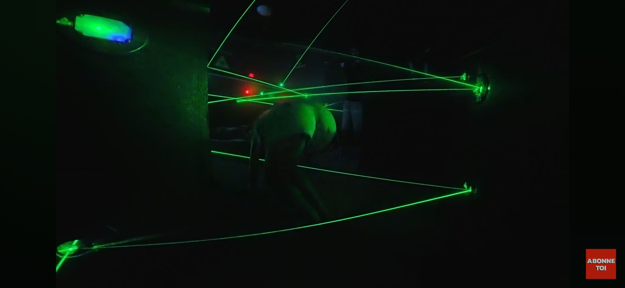 Screenshot_20251209_224032_YouTube.jpg