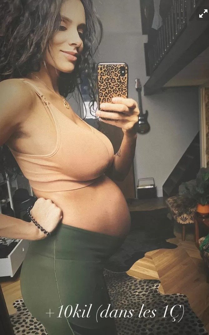 Shym enceinte.jpg