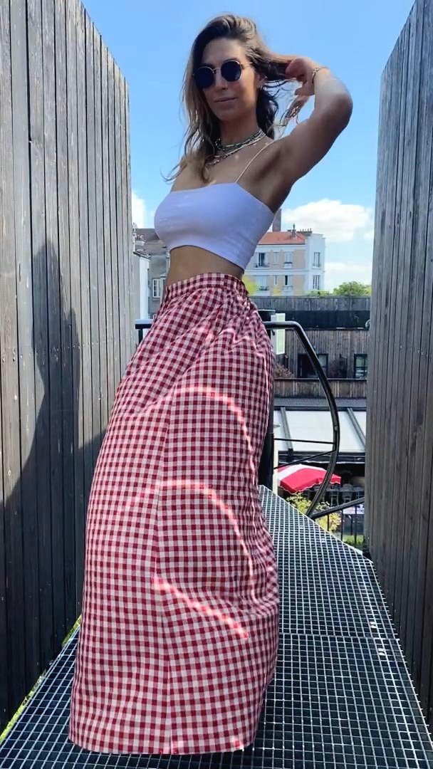 Laury_Thilleman_sexy_parisienne_et_alors_sexy_gros_seins_3.jpg