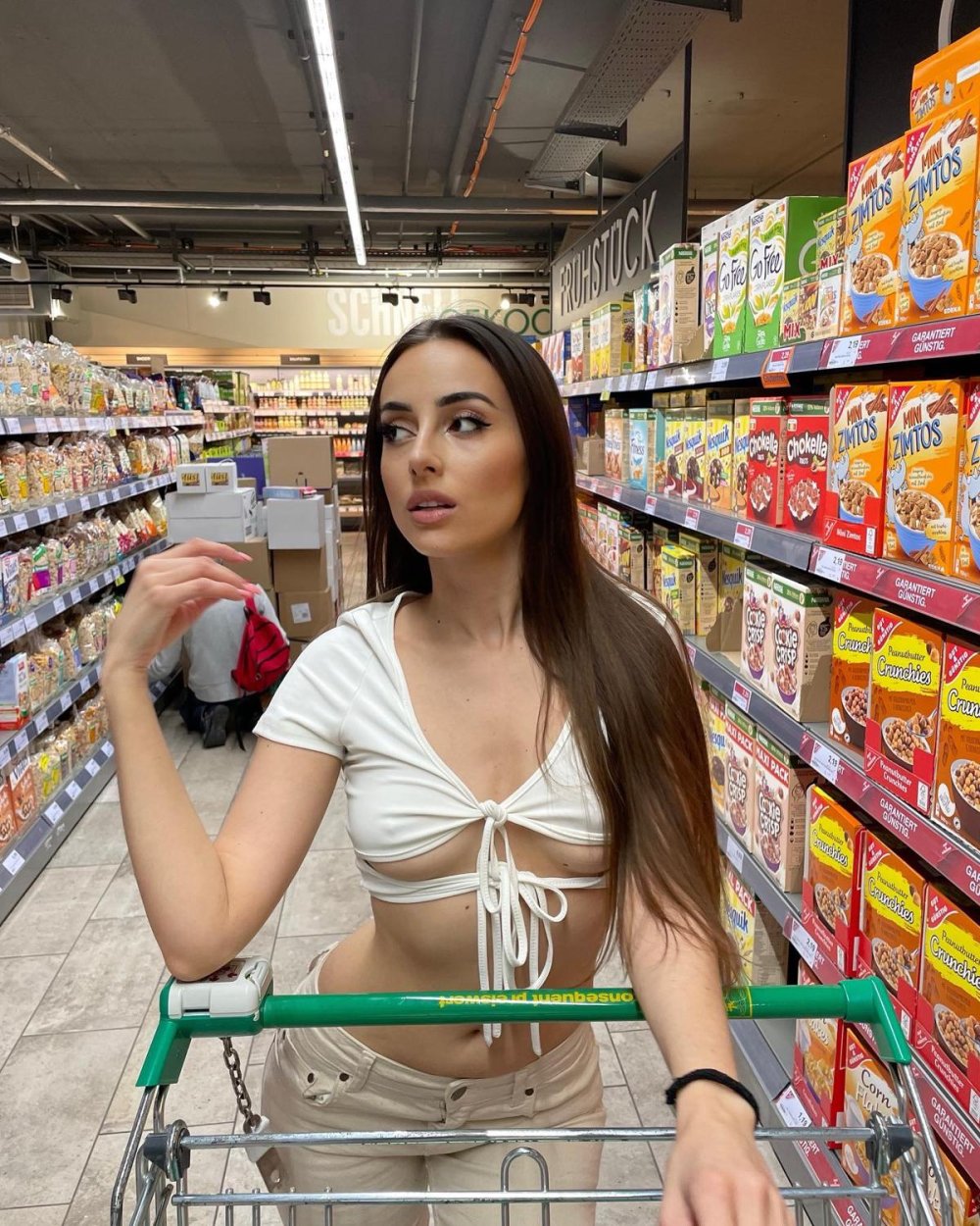 Tiffanyana_media_43910185.jpg