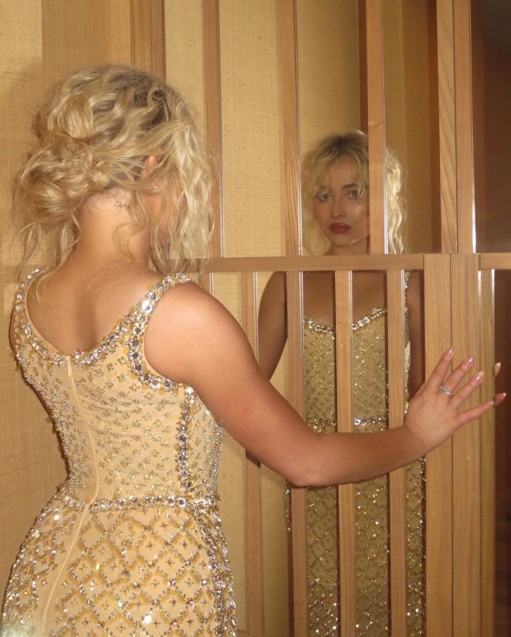 sabrinacarprenter-2026-02-21T090336-2291d2ae5d87499a9.jpg