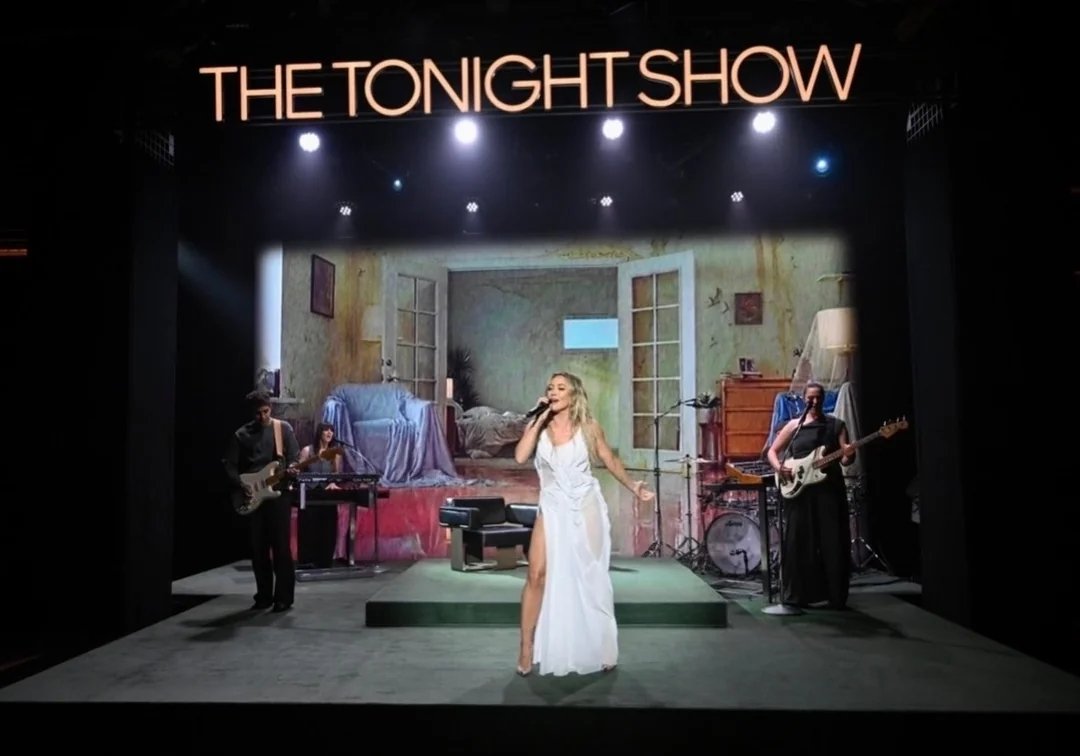back-on-the-tonight-show-last-night-there-was-some-new-guy-v0-gbbve38fs8og1.jpg