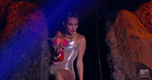 tumblr_6b2d73da05883a308d30f6713c082f7f_5e8a1a67_500.gif