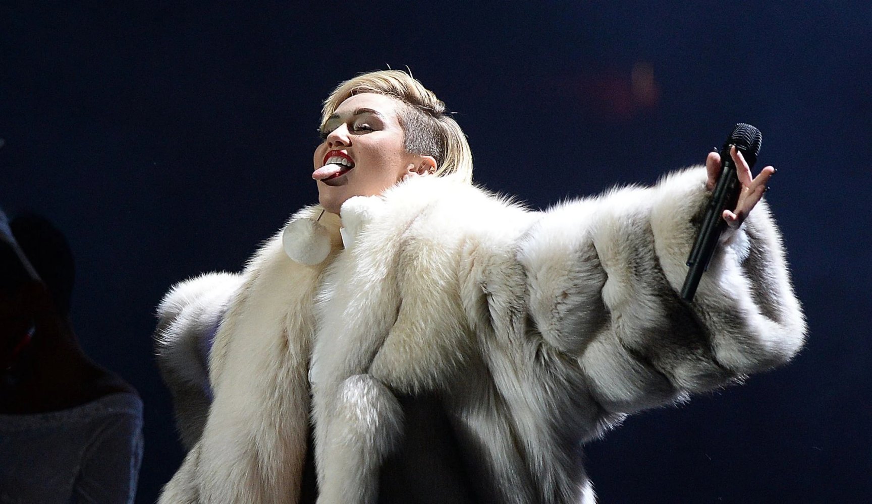 287909-miley-cyrus-orig-1.jpg