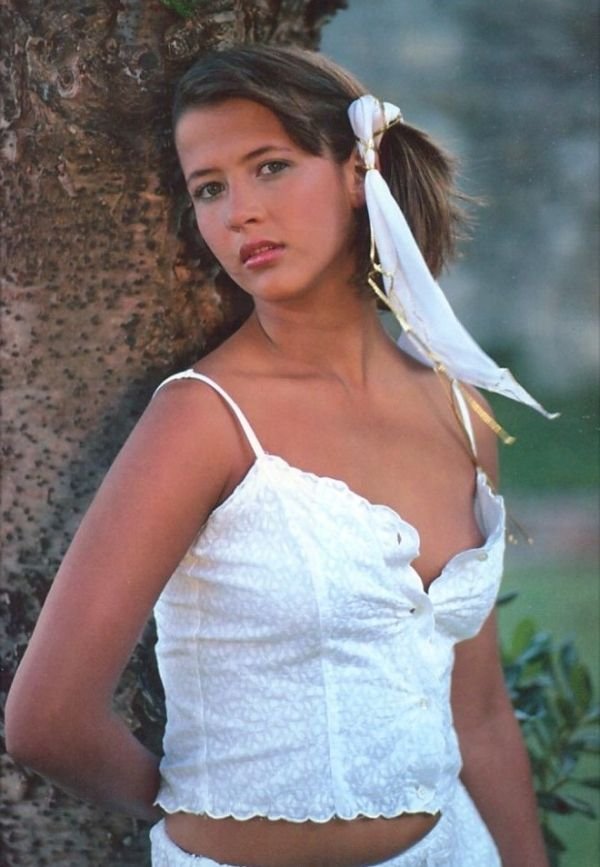 ob_d50382_600full-sophie-marceau564.jpg