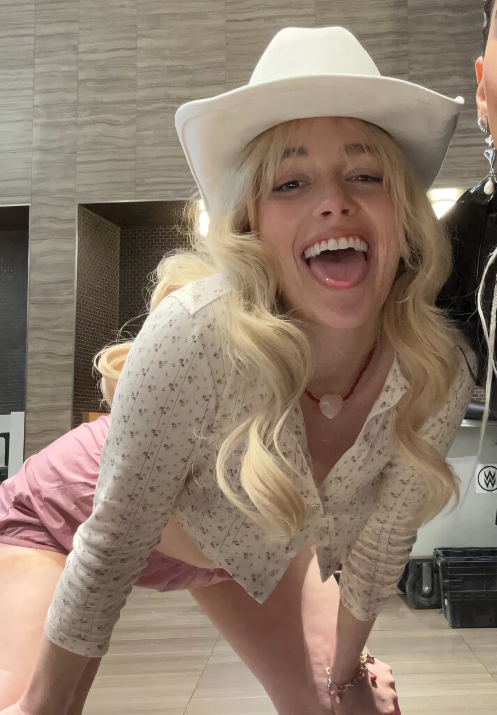 victoria-pedretti_0380.jpg