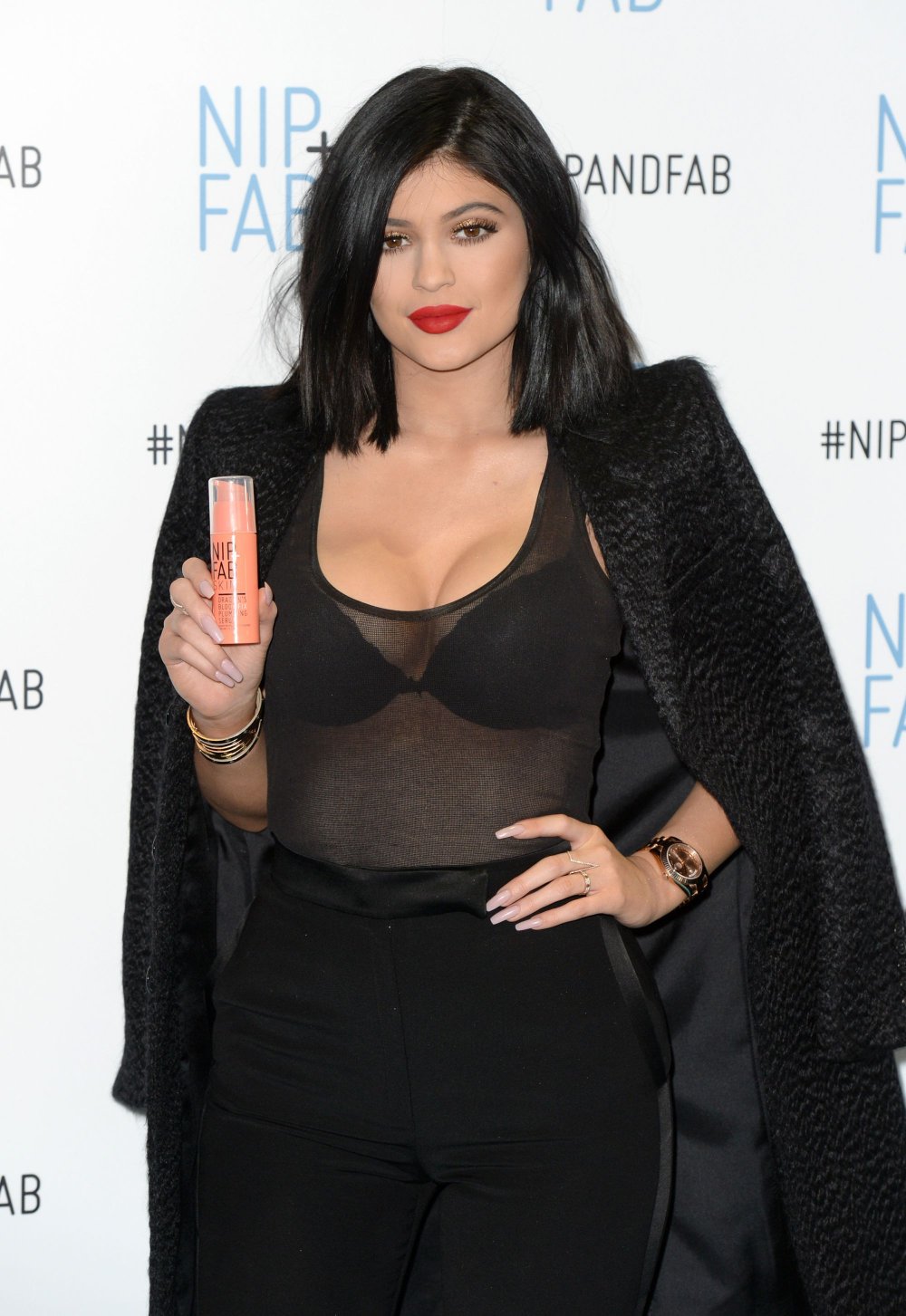 380932-kylie-jenner-d-eacute-collet-eacute-orig-1.jpg