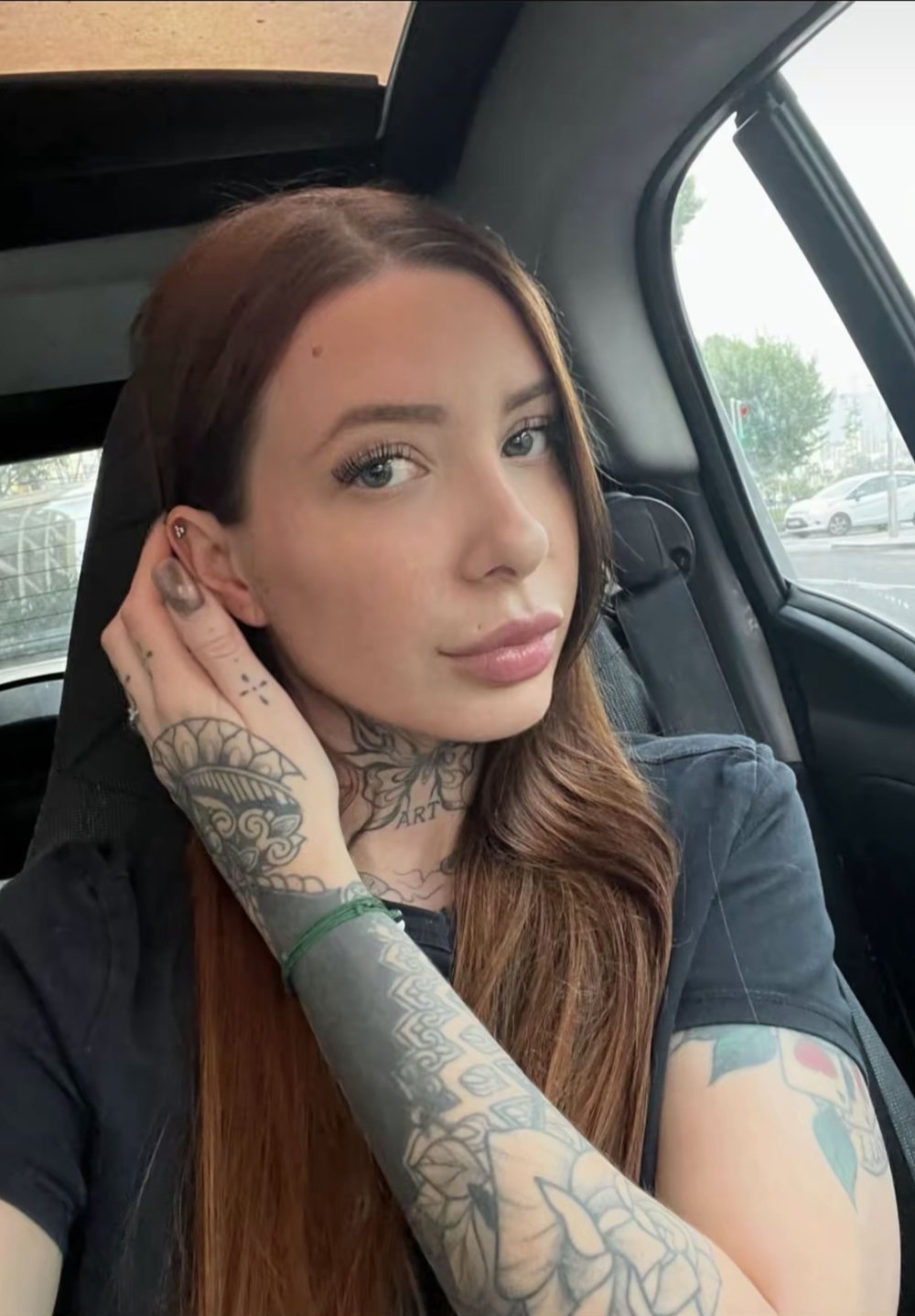 Screenshot_20260428_223332_TikTok.jpg