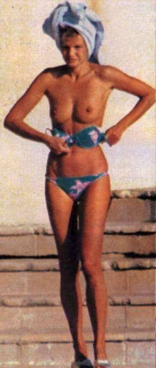 ArielleDombasle19.jpg