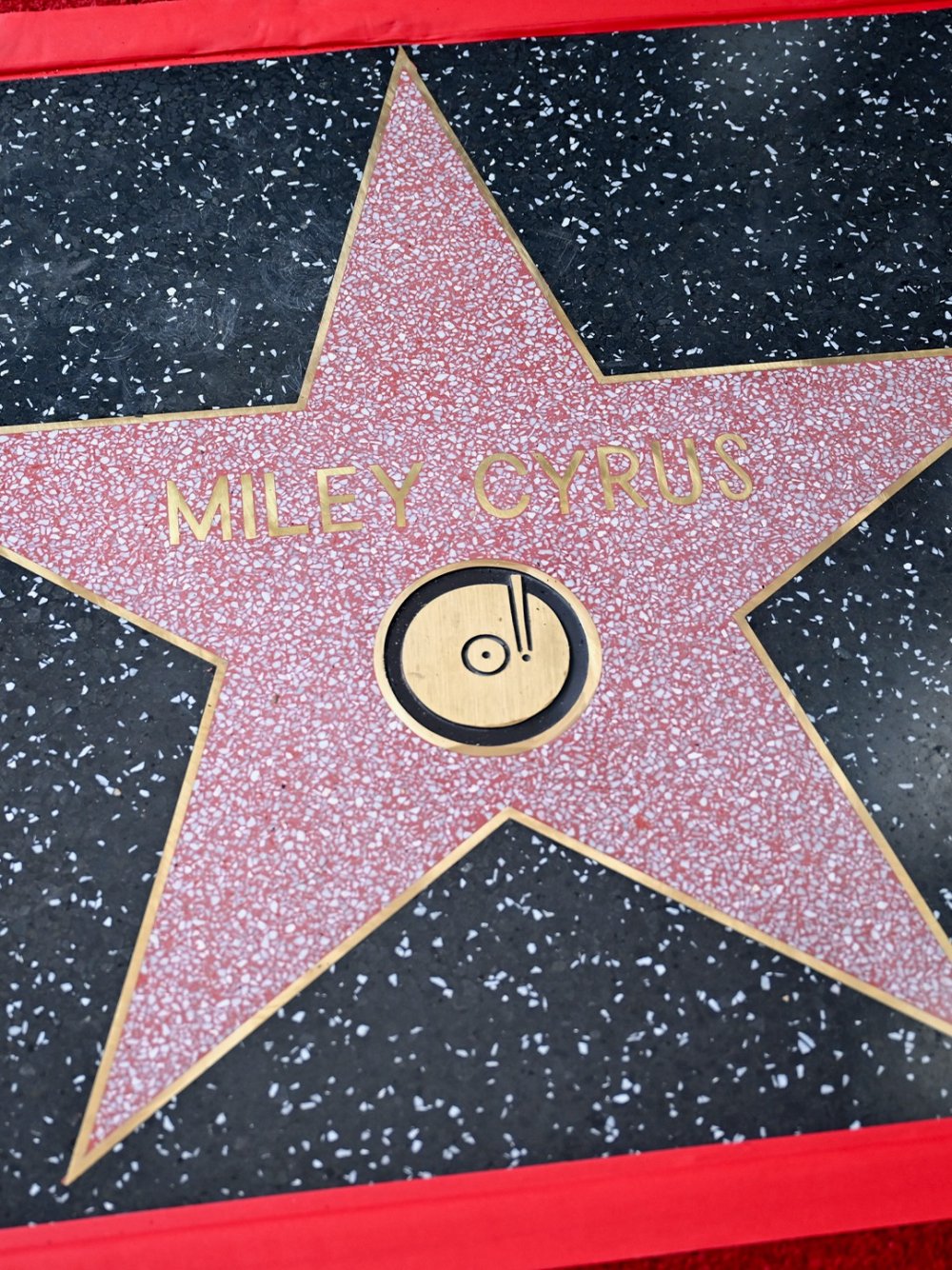 3902875592383706329_19_3902875557767479690.jpg