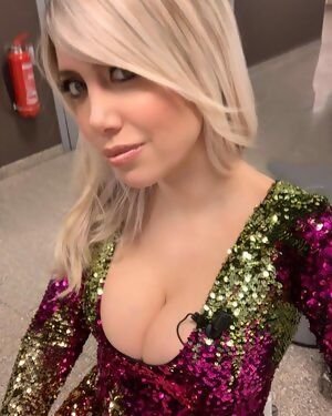 big-tits-wanda-nara-oquE5J.jpg