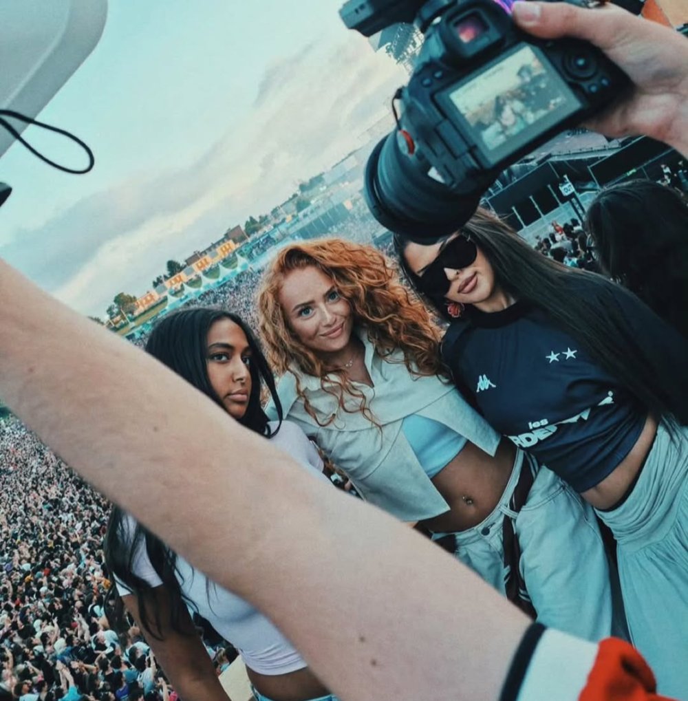 SaveClip.App_733505583_18544938532073255_1028093631643948742_n.jpg