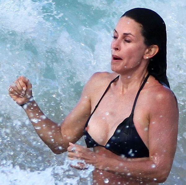 courtney-cox-nip-slip-040111.jpg