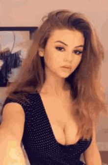 selena-gomez-selena-shampoo.gif