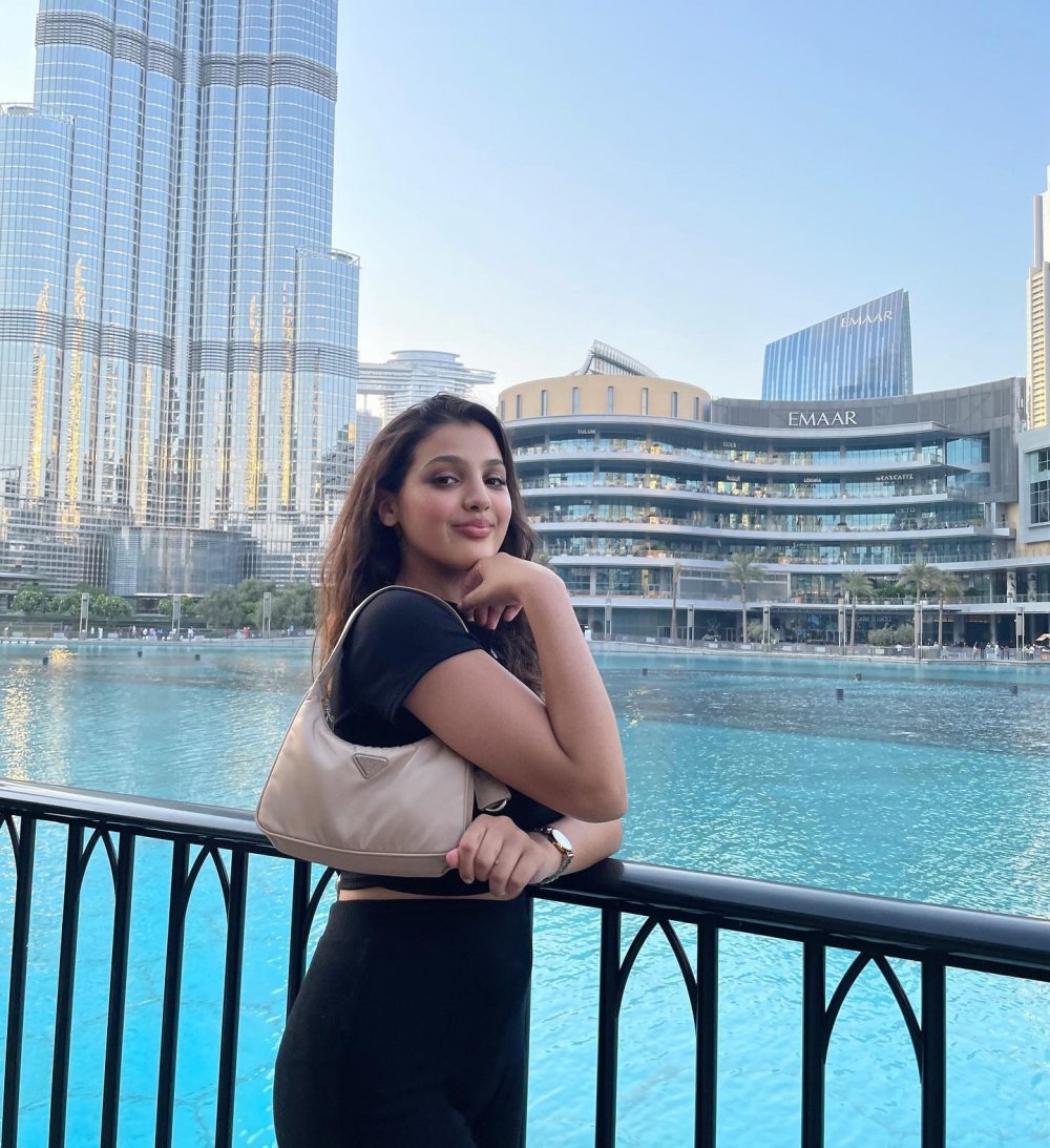 1907770528.jpg