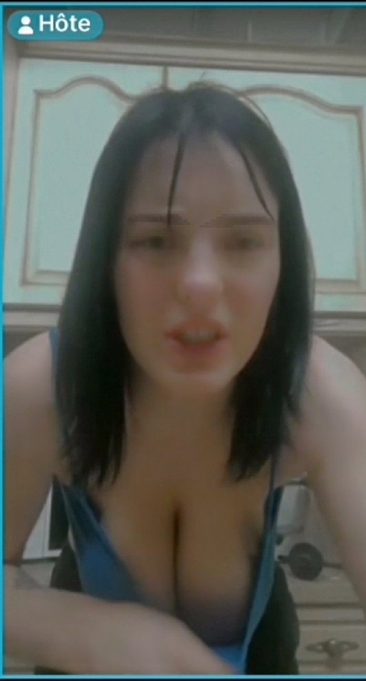 Screenshot_20240423_215952_com.mxtech.videoplayer.ad_edit_10673894355662.jpg