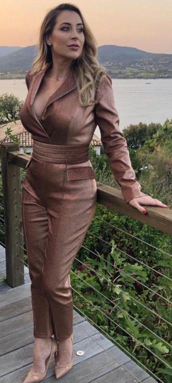 Magali_Berdah_combinaison-escarpins-talons-hauts_1641036828.jpg