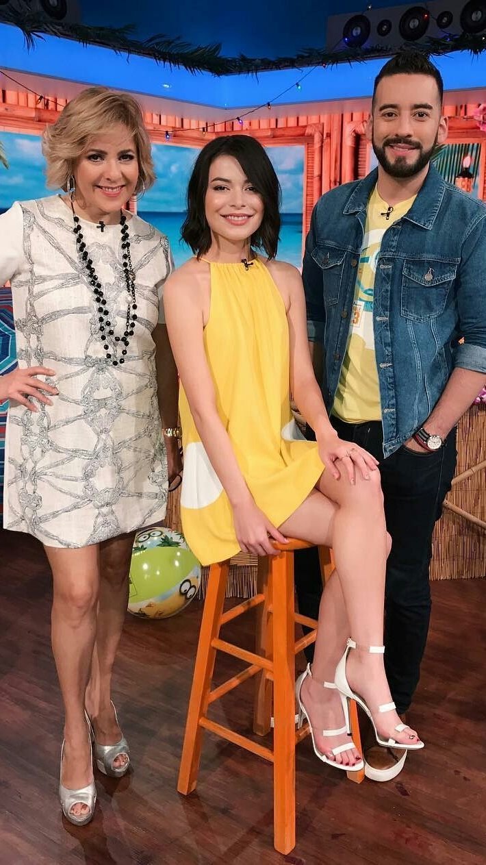 Miranda-Cosgrove-Feet-2848902.jpg