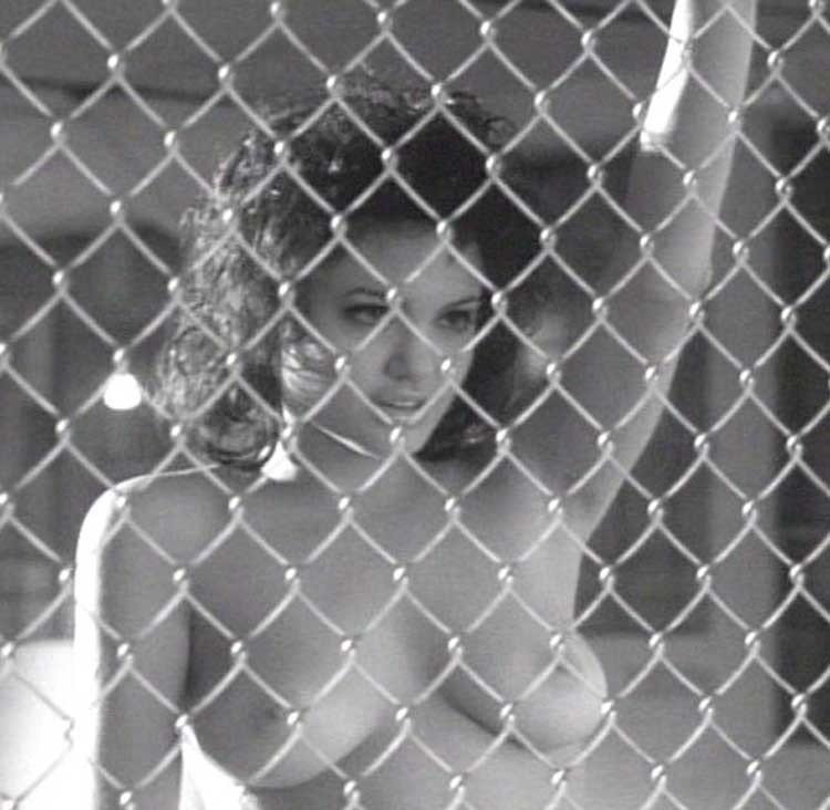angelina jolie naked 27.jpg