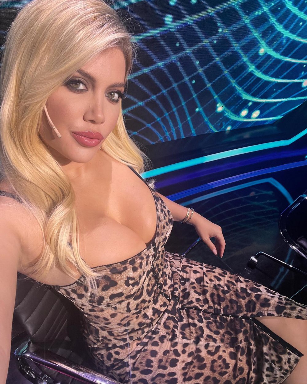 wanda_nara_20221011_p_2946776074601271887_2_2946776070549516564.jpg