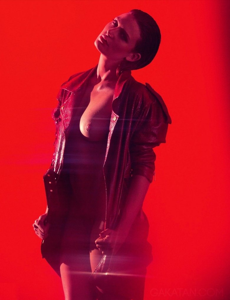 Elodie-Frege-nue-LUI-Mars-2016-27-NouvelleStar-7.jpg