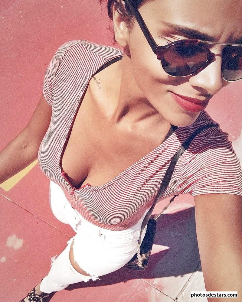 Tamara_Marthe_jean,decollete,plongee,lunettes_1545780597.jpg