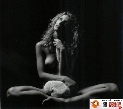 q2xkz7d9-alexandra-lamy-nue.jpg
