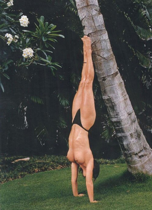 Katharina Witt Topless 10.JPG