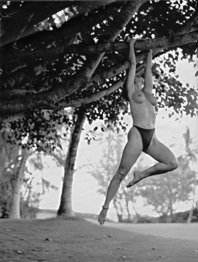 Katharina Witt Topless 3.jpg